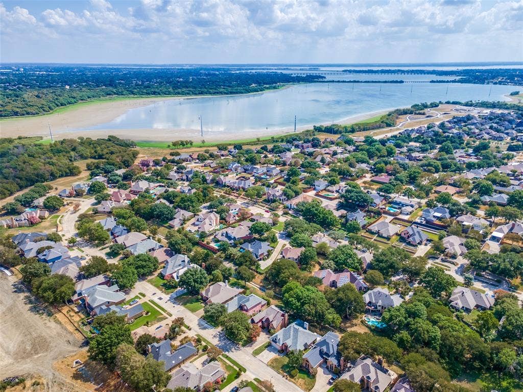 2907 Bluffview Drive, Garland, TX 75043 2907 Bluffview Drive, Garland, TX 75043