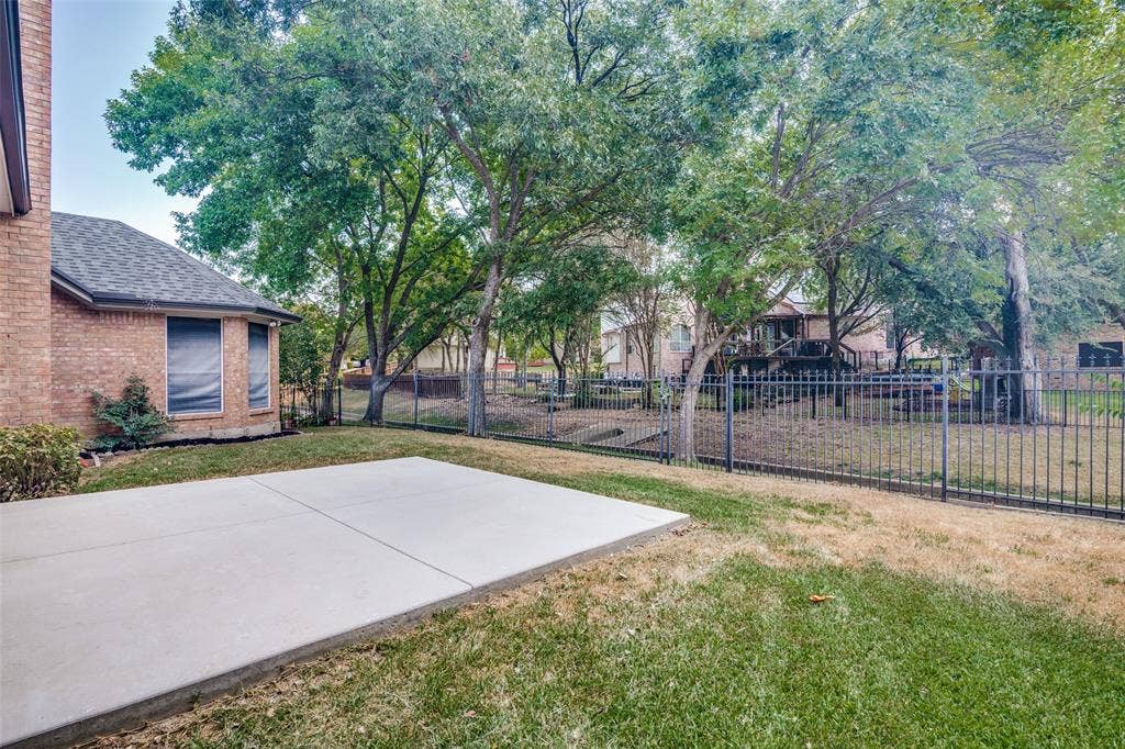 2907 Bluffview Drive, Garland, TX 75043 2907 Bluffview Drive, Garland, TX 75043