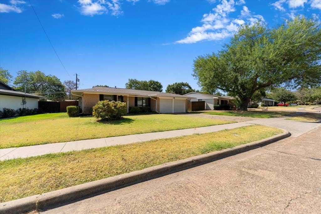 817 Warren Way, Richardson, TX 75080