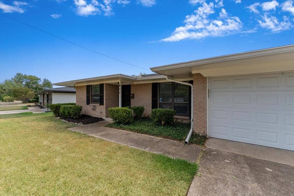 817 Warren Way, Richardson, TX 75080