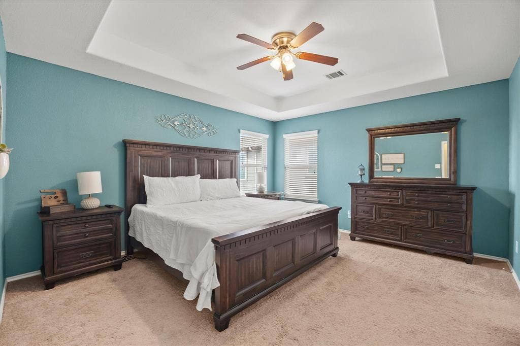 1225 Honeywood Lane, Royse City, TX 75189 Tray ceiling with an overhead fan