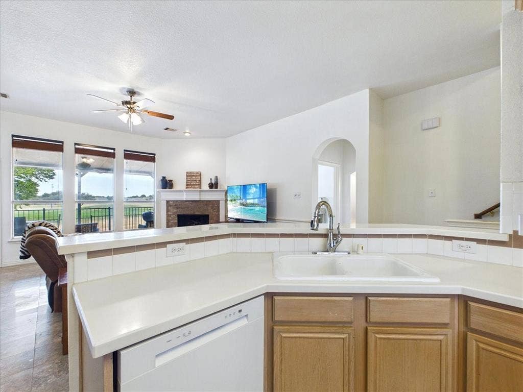 2117 Clubside Drive, Corinth, TX 76210