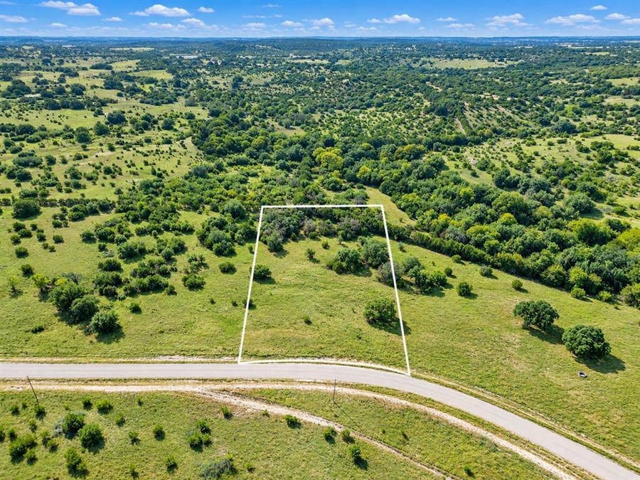 Property photo for 1745 Hidden Oaks Trail, Glen Rose, TX