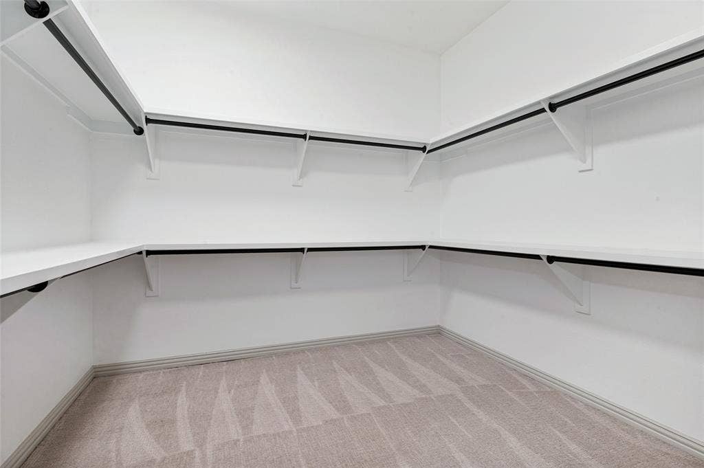 4201 Lomo Alto Drive, #308, Highland Park, TX 75219 Enormous Walk-in closet