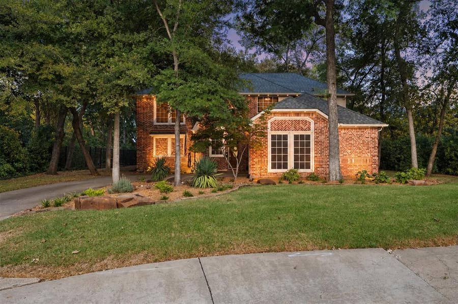 Property photo for 18 Oxford Way, Allen, TX