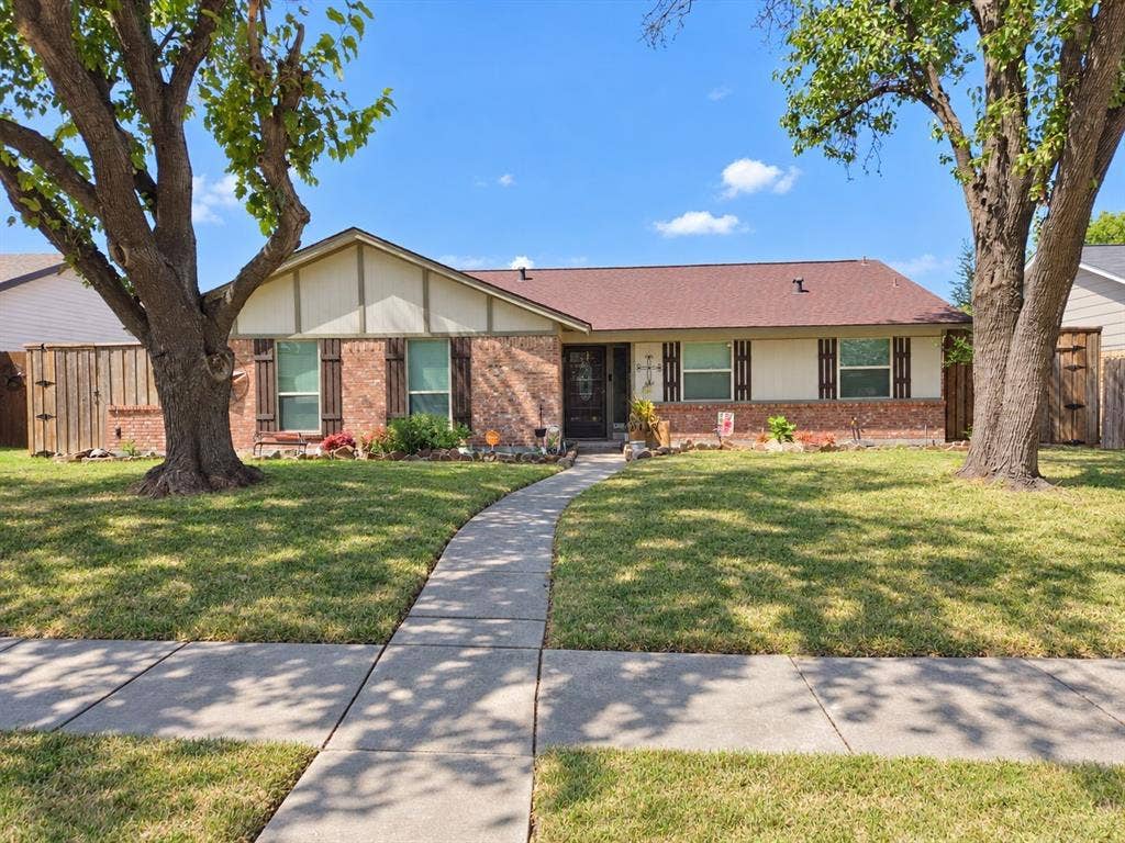 3117 Manchester Drive, Mesquite, TX 75150 Virtually edited.