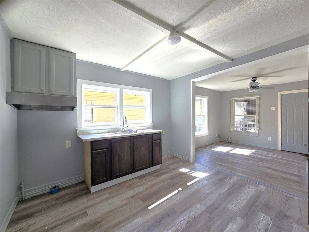 1209 Hutchins Avenue, Dallas, TX 75203 1209 Hutchins Avenue, Dallas, TX 75203