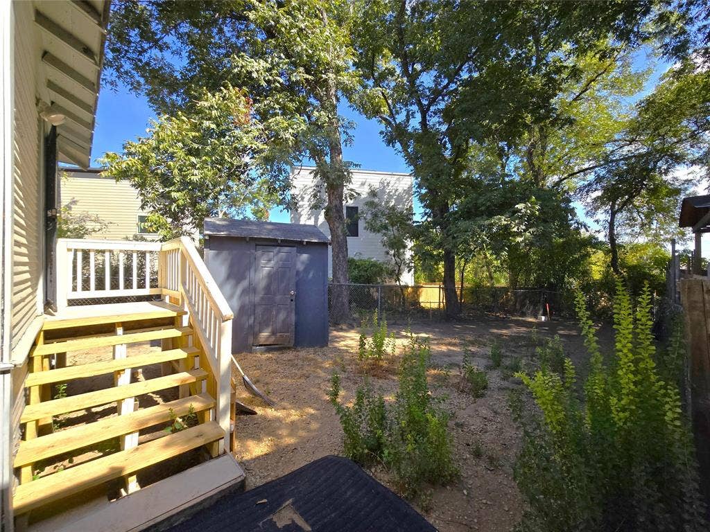 1209 Hutchins Avenue, Dallas, TX 75203 1209 Hutchins Avenue, Dallas, TX 75203