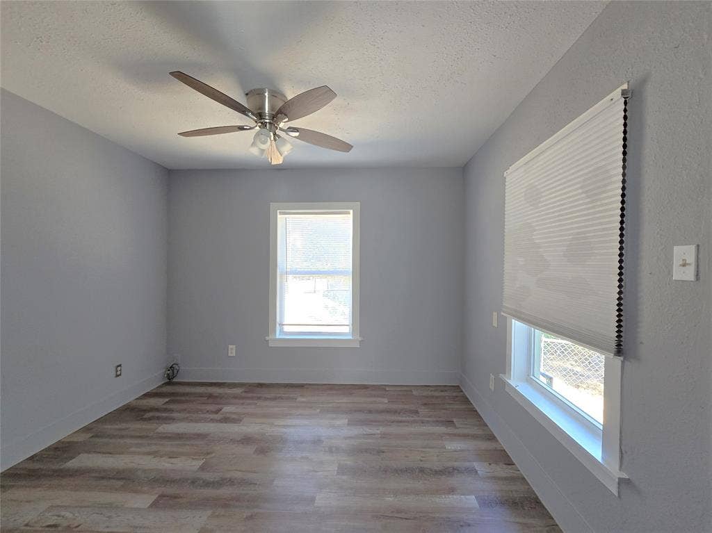 1209 Hutchins Avenue, Dallas, TX 75203 1209 Hutchins Avenue, Dallas, TX 75203