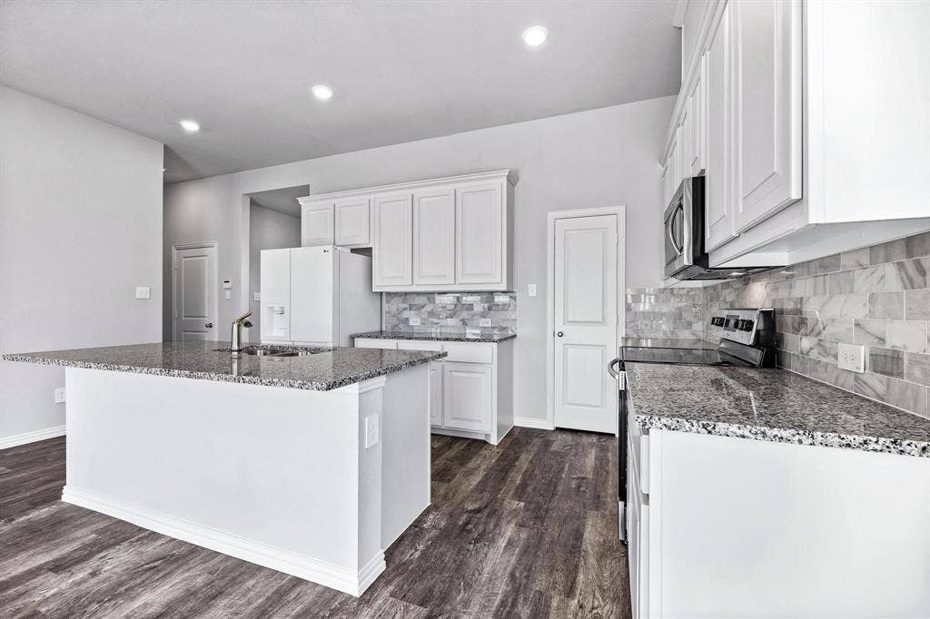 3917 Madison Lane, Denton, TX 76208 3917 Madison Lane, Denton, TX 76208