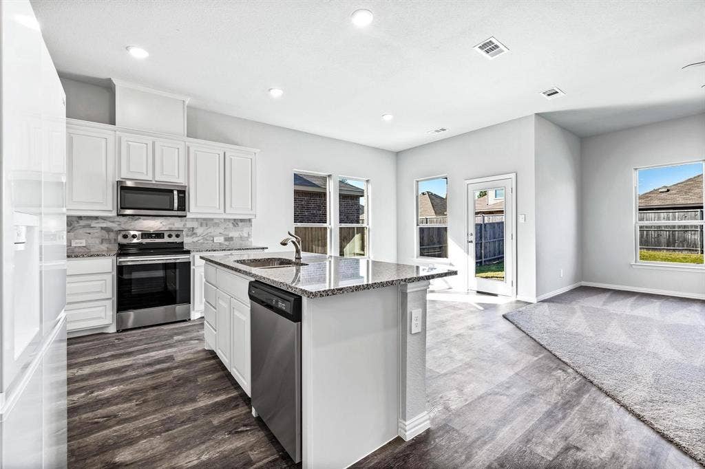 3917 Madison Lane, Denton, TX 76208 3917 Madison Lane, Denton, TX 76208