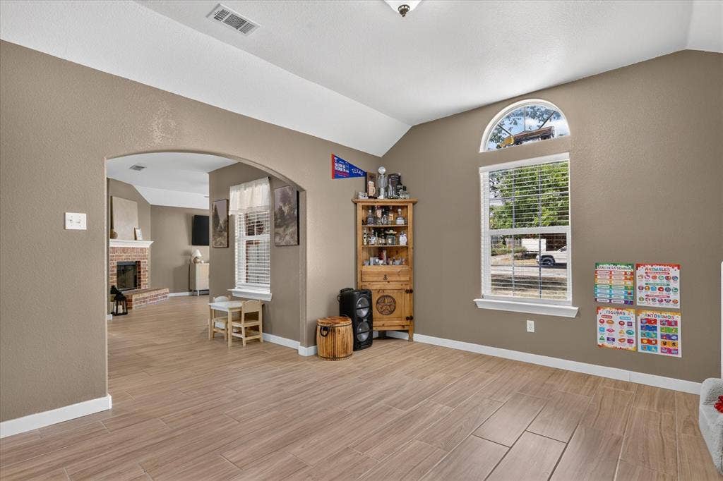 5413 Cornell Avenue, River Oaks, TX 76114 5413 Cornell Avenue, River Oaks, TX 76114