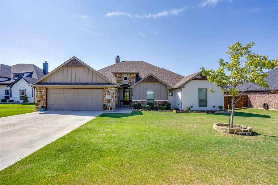 Property photo for 103 Tall Pine Drive, Godley, TX