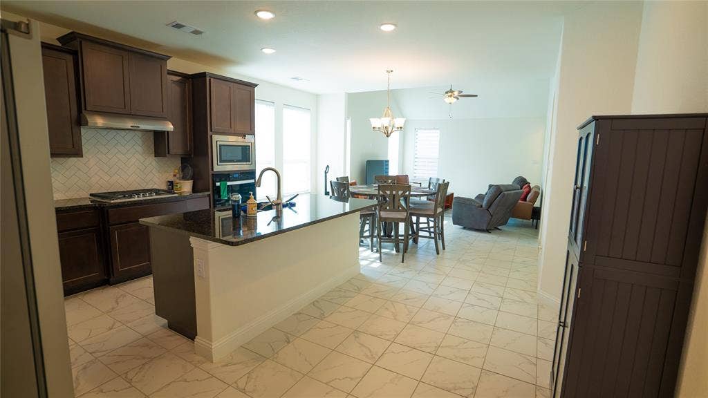 2414 Thavie Street, Celina, TX 75009 2414 Thavie Street, Celina, TX 75009