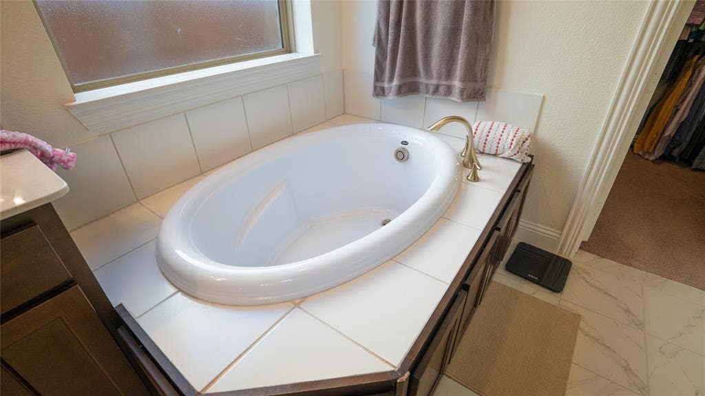 2414 Thavie Street, Celina, TX 75009 2414 Thavie Street, Celina, TX 75009