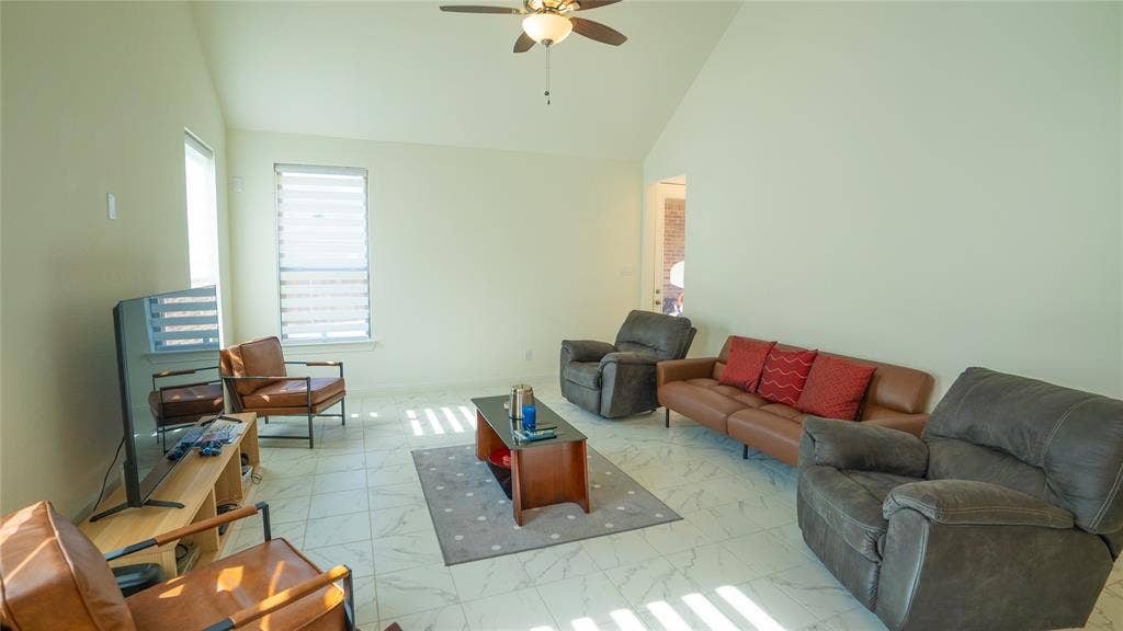 2414 Thavie Street, Celina, TX 75009 2414 Thavie Street, Celina, TX 75009