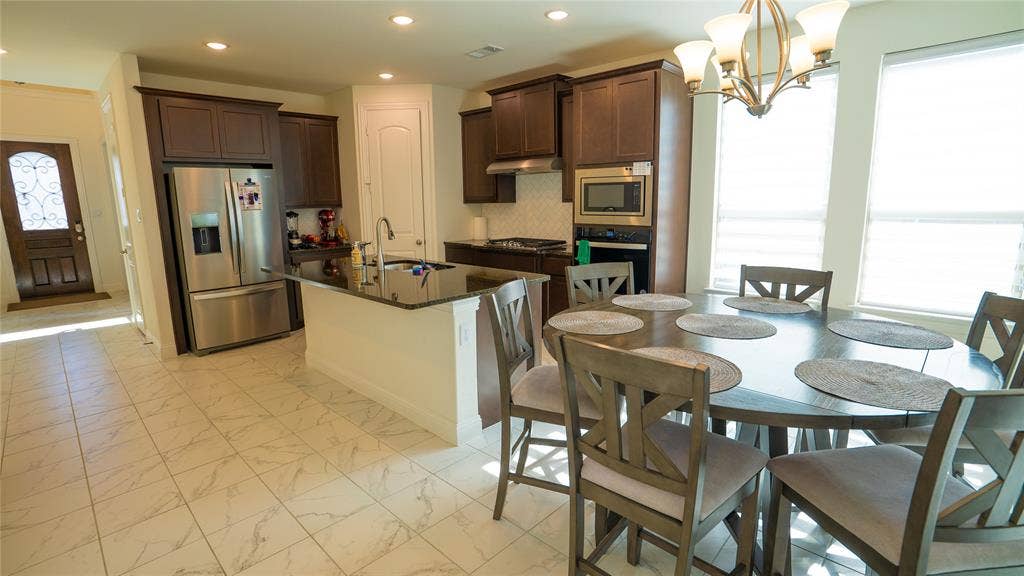 2414 Thavie Street, Celina, TX 75009 2414 Thavie Street, Celina, TX 75009