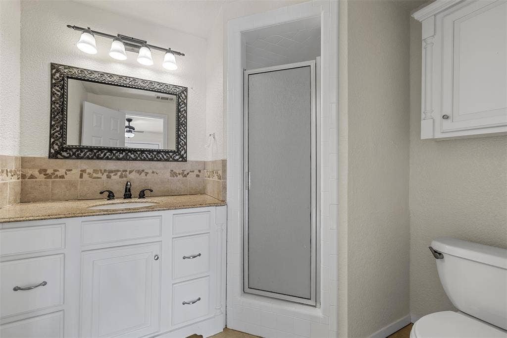 4500 Idylwood Lane, Waco, TX 76705 Primary 1 bathroom