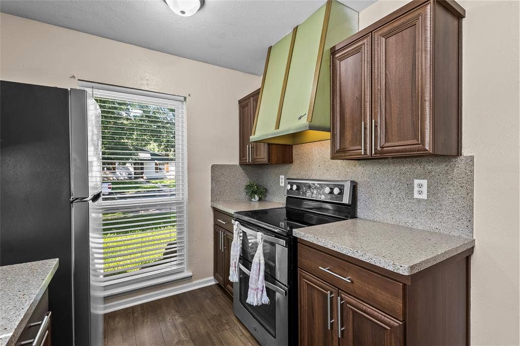 3505 S Columbine Lane, Grand Prairie, TX 75052