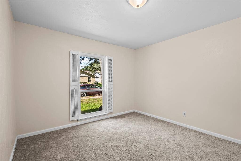 3505 S Columbine Lane, Grand Prairie, TX 75052