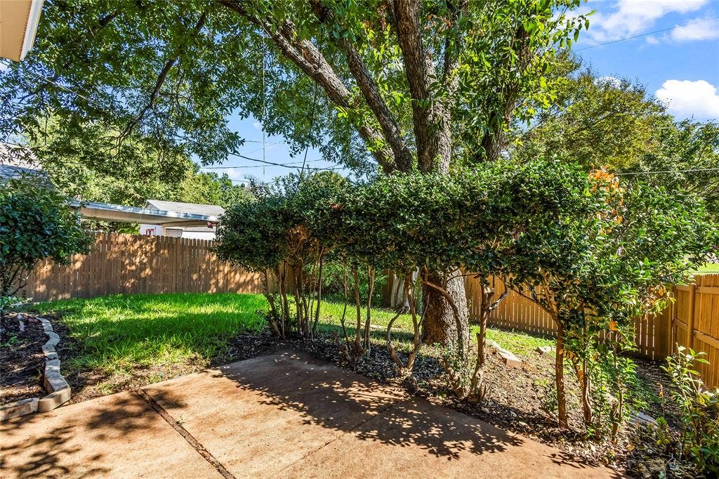3505 S Columbine Lane, Grand Prairie, TX 75052