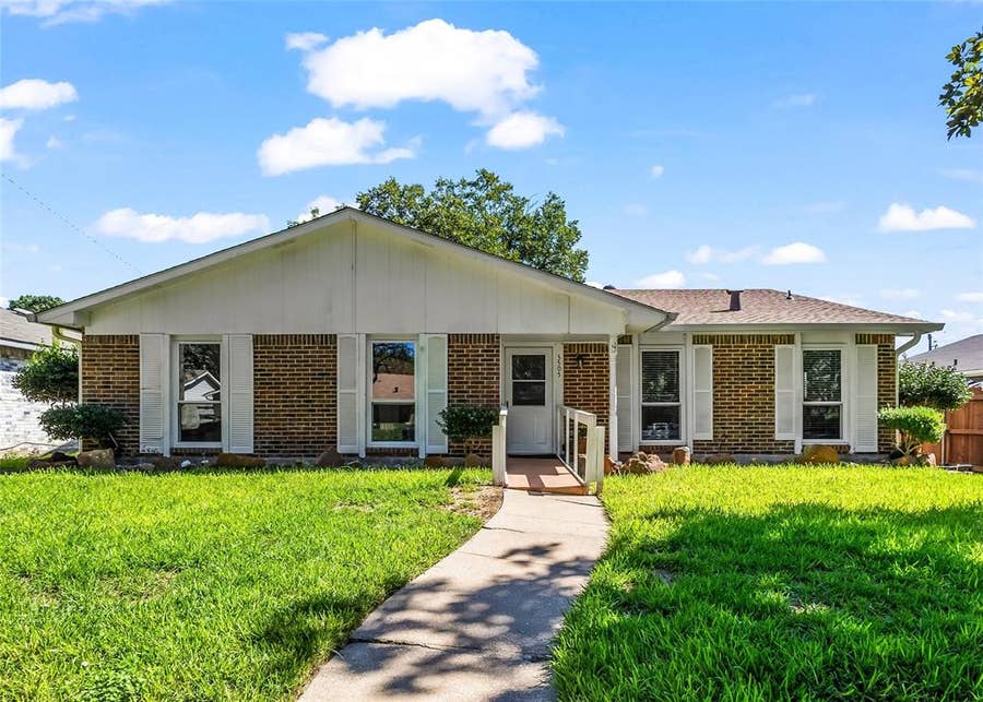 Property photo for 3505 S Columbine Lane, Grand Prairie, TX