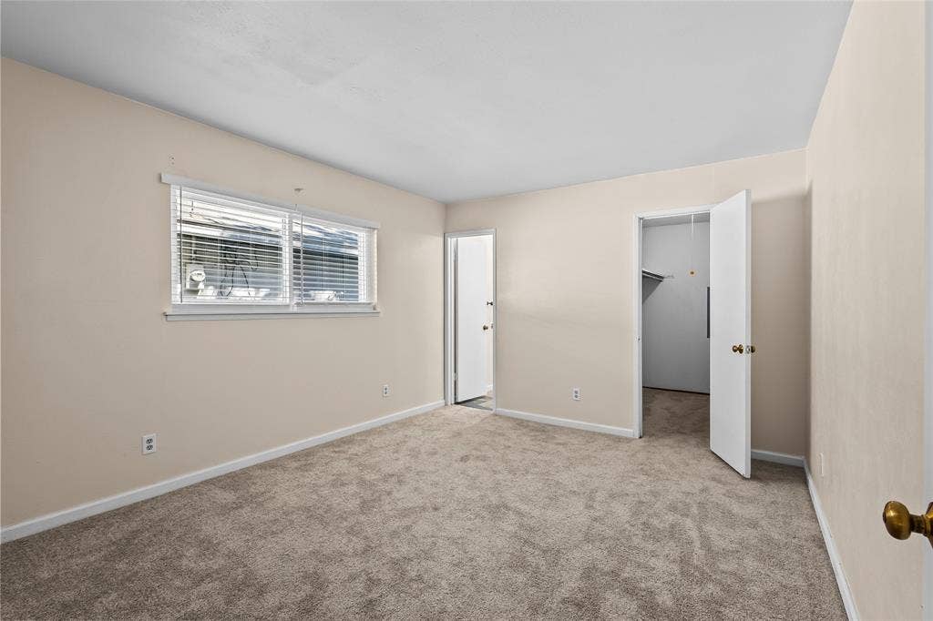 3505 S Columbine Lane, Grand Prairie, TX 75052