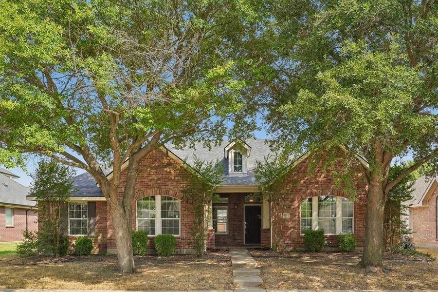 Property photo for 517 Azalea Drive, Glenn Heights, TX