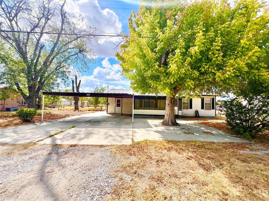 Property photo for 502 N Sixth Street, Bangs, TX