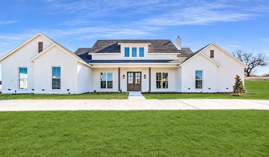 Property photo for 151 Tres Vistas Court, Cresson, TX