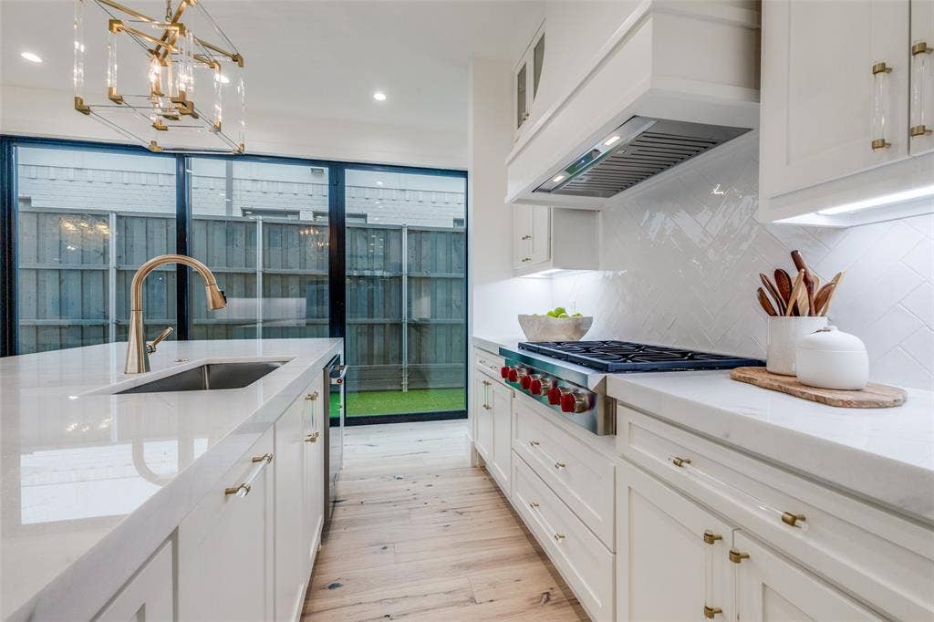3629 McFARLIN Boulevard, University Park, TX 75205 Kitchen with Wolf gas range top
