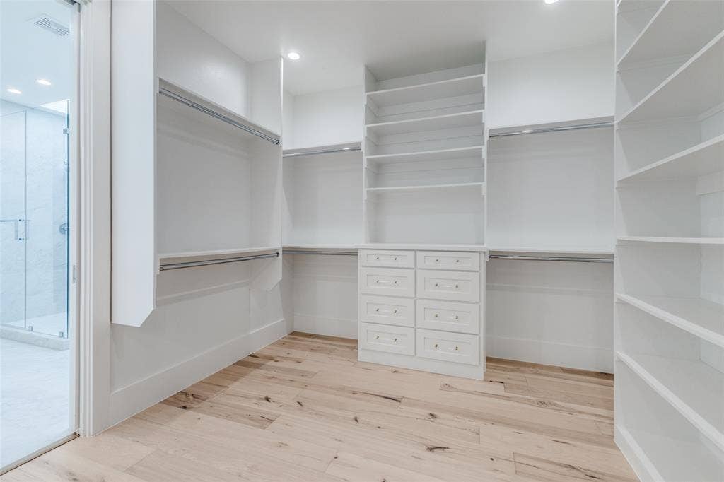3629 McFARLIN Boulevard, University Park, TX 75205 Spacious Primary Closet