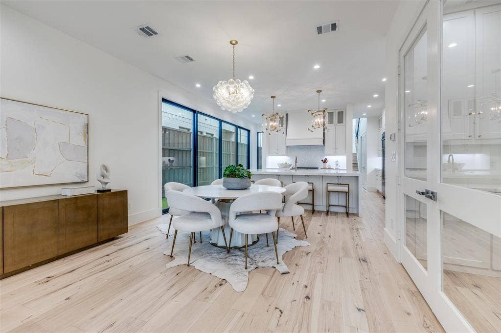 3629 McFARLIN Boulevard, University Park, TX 75205 Dining Area open to the Kitchen