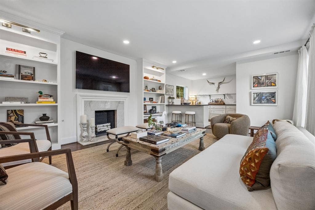 6839 Gaston Avenue, Dallas, TX 75214 6839 Gaston Avenue, Dallas, TX 75214