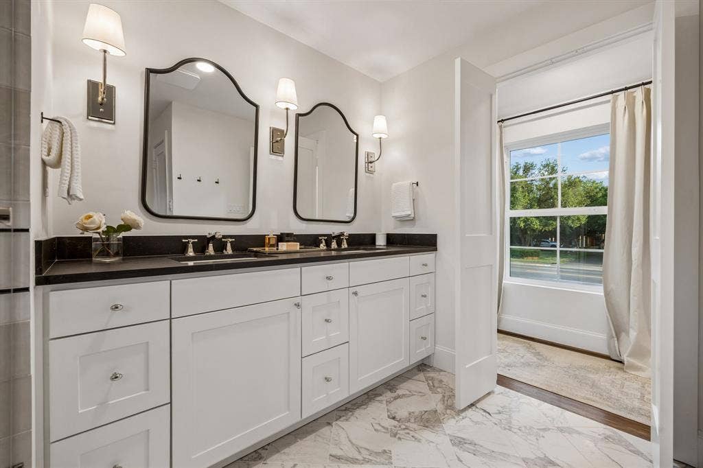 6839 Gaston Avenue, Dallas, TX 75214 6839 Gaston Avenue, Dallas, TX 75214