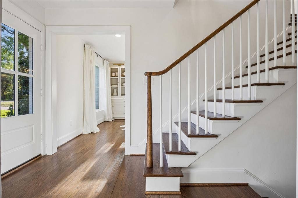 6839 Gaston Avenue, Dallas, TX 75214 6839 Gaston Avenue, Dallas, TX 75214