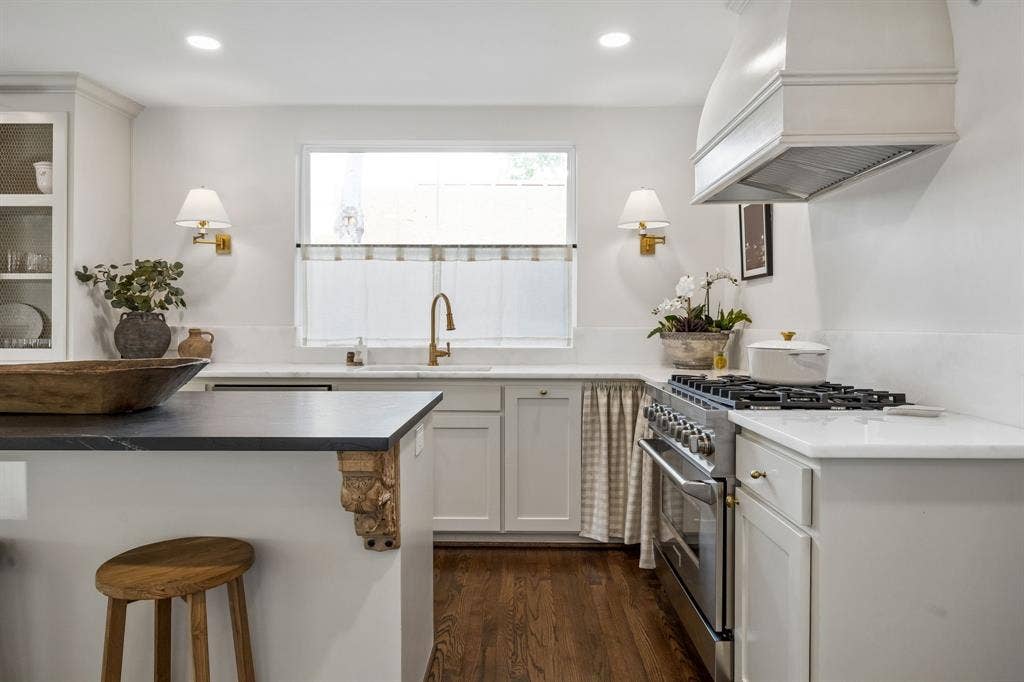 6839 Gaston Avenue, Dallas, TX 75214 6839 Gaston Avenue, Dallas, TX 75214