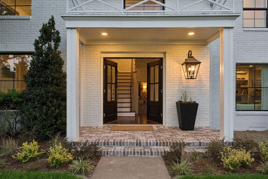 6839 Gaston Avenue, Dallas, TX 75214 6839 Gaston Avenue, Dallas, TX 75214