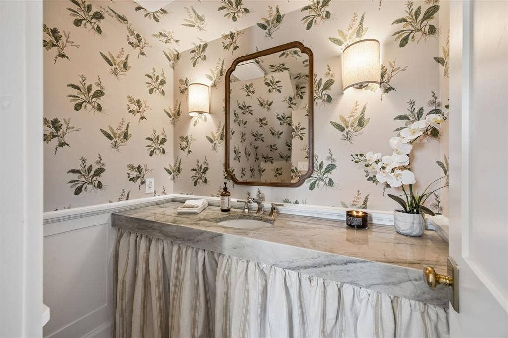 6839 Gaston Avenue, Dallas, TX 75214 6839 Gaston Avenue, Dallas, TX 75214