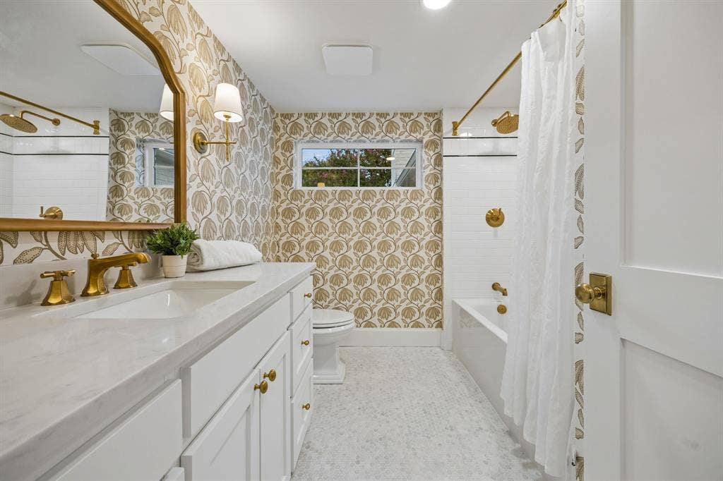 6839 Gaston Avenue, Dallas, TX 75214 6839 Gaston Avenue, Dallas, TX 75214