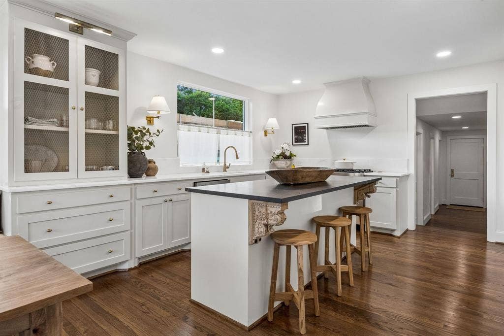 6839 Gaston Avenue, Dallas, TX 75214 6839 Gaston Avenue, Dallas, TX 75214