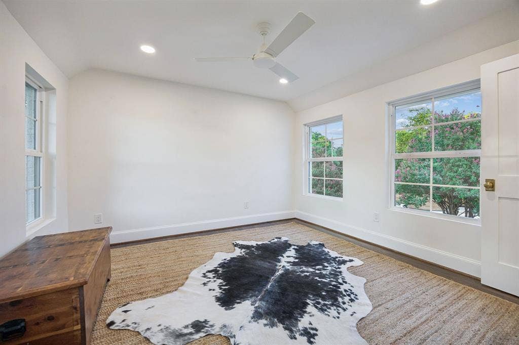 6839 Gaston Avenue, Dallas, TX 75214 6839 Gaston Avenue, Dallas, TX 75214