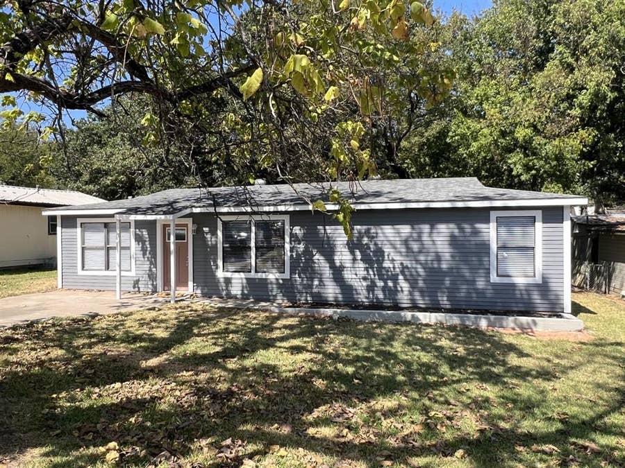 Property photo for 725 E Main Street, Denison, TX