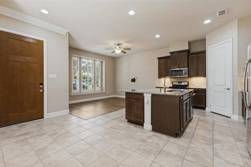 Very open and versatile floor plan