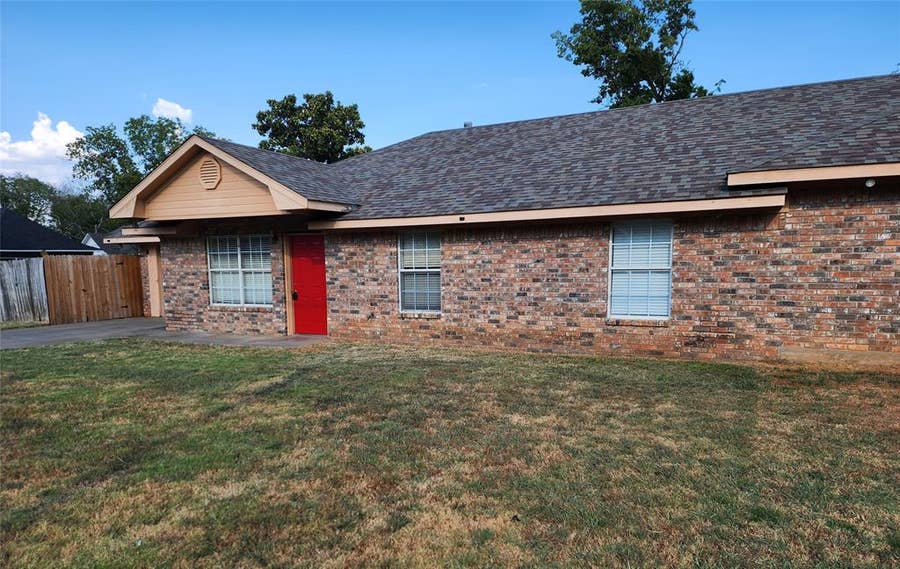 Property photo for 326 N Scullin Avenue, Denison, TX