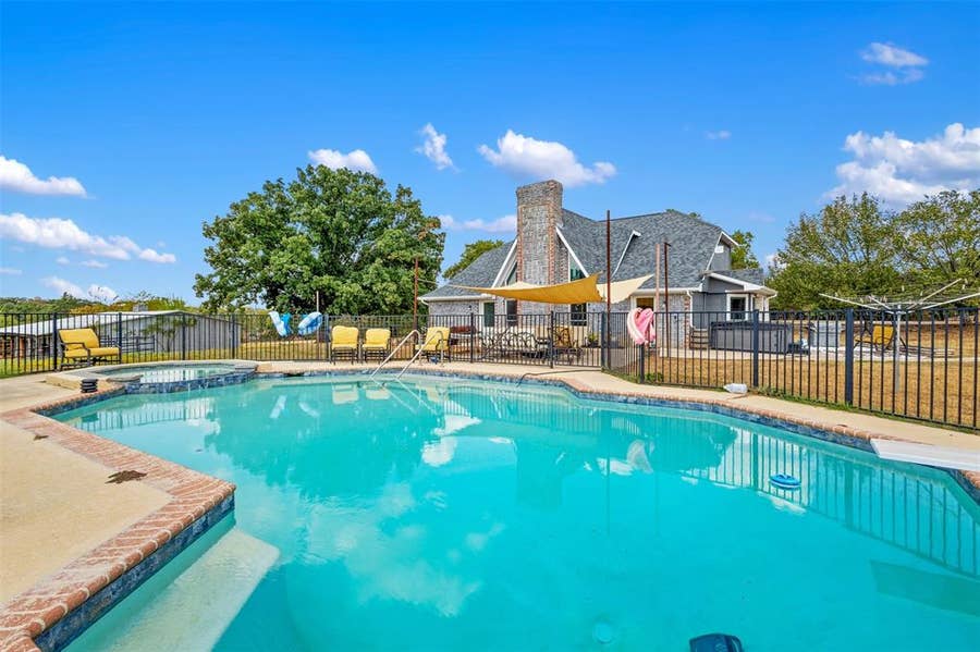Property photo for 668 Cleve Cole Road, Denison, TX