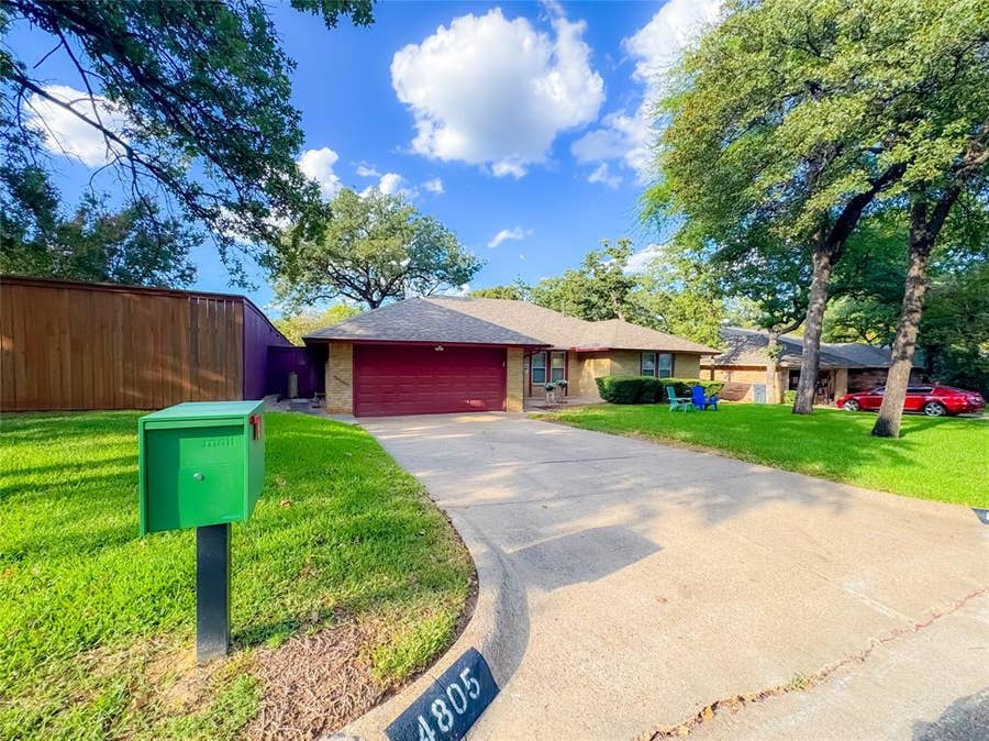 Property photo for 4805 Bonneville Drive, Arlington, TX
