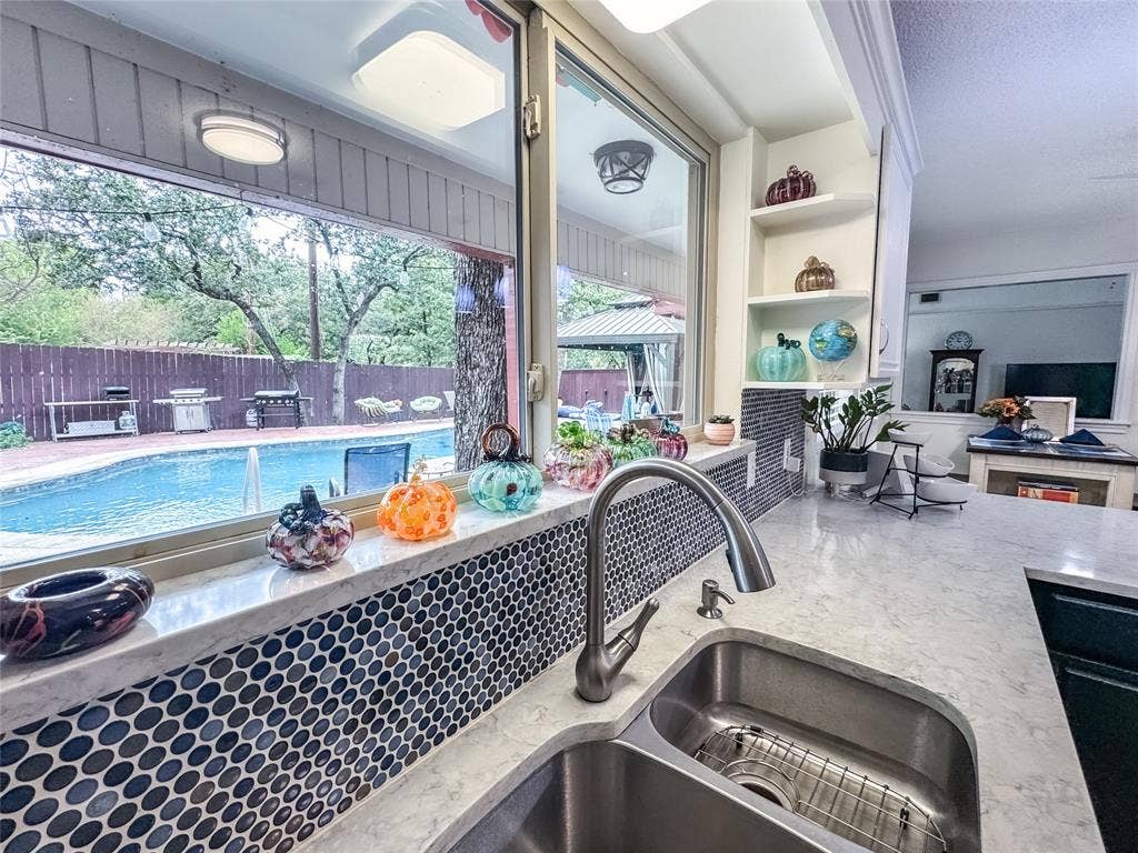 4805 Bonneville Drive, Arlington, TX 76016 4805 Bonneville Drive, Arlington, TX 76016