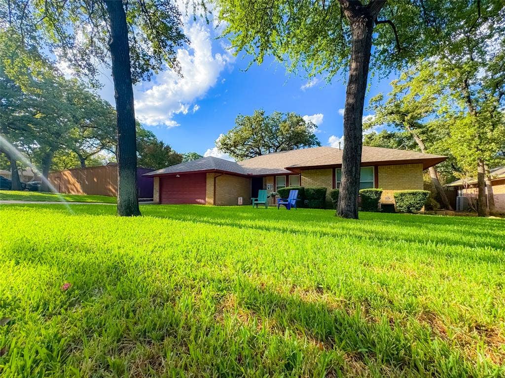 4805 Bonneville Drive, Arlington, TX 76016 4805 Bonneville Drive, Arlington, TX 76016