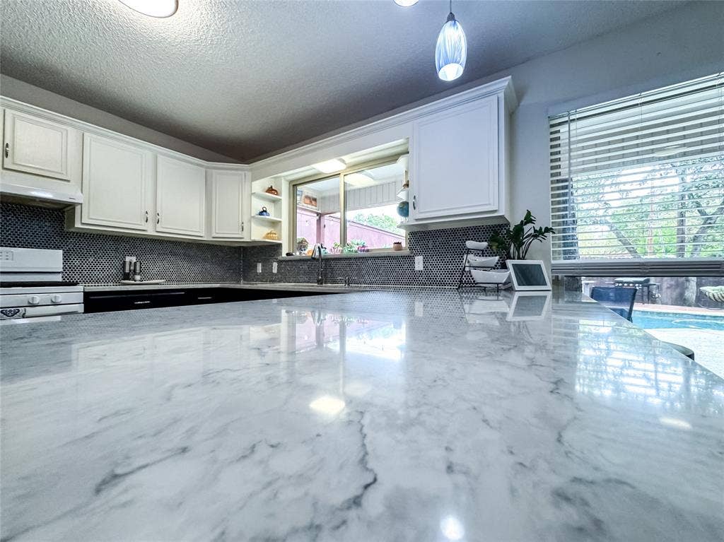 4805 Bonneville Drive, Arlington, TX 76016 4805 Bonneville Drive, Arlington, TX 76016